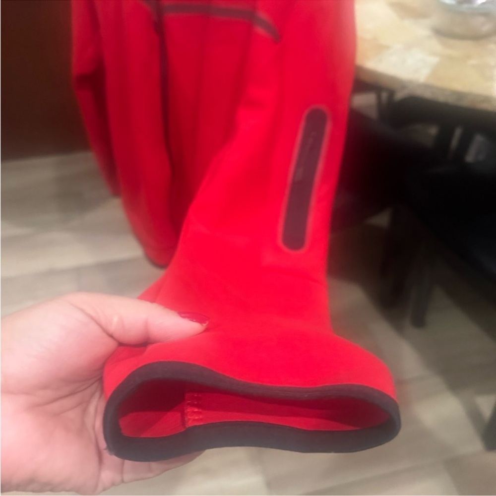Nike Red Full-Zip Jacket - Picture 4 of 5